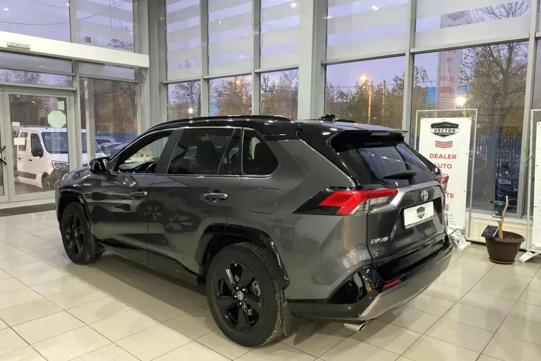 Toyota RAV4 din 2019 cu 61.540 km - oferta TOY153890 - foto 2