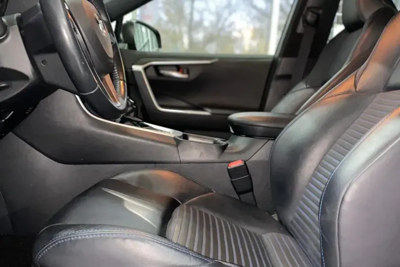 Toyota RAV4 din 2019 cu 61.540 km - oferta TOY153890 - foto 8