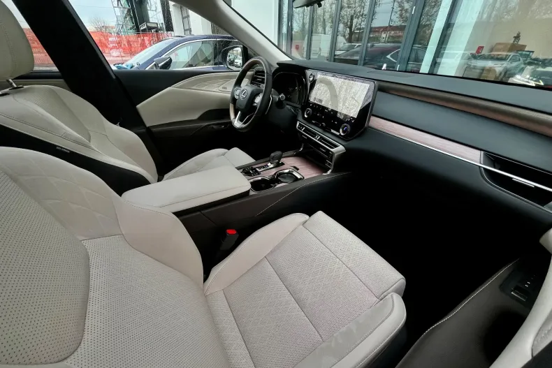 Lexus Seria RX din 2025 cu 3.000 km - oferta LEX153893 - foto 10
