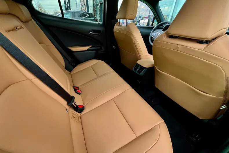 Lexus UX din 2025 cu 3.000 km - oferta LEX153894 - foto 31