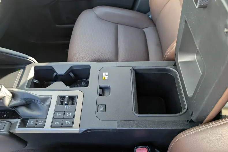 Toyota Land Cruiser din 2024 cu 9.233 km - oferta TOY153895 - foto 12