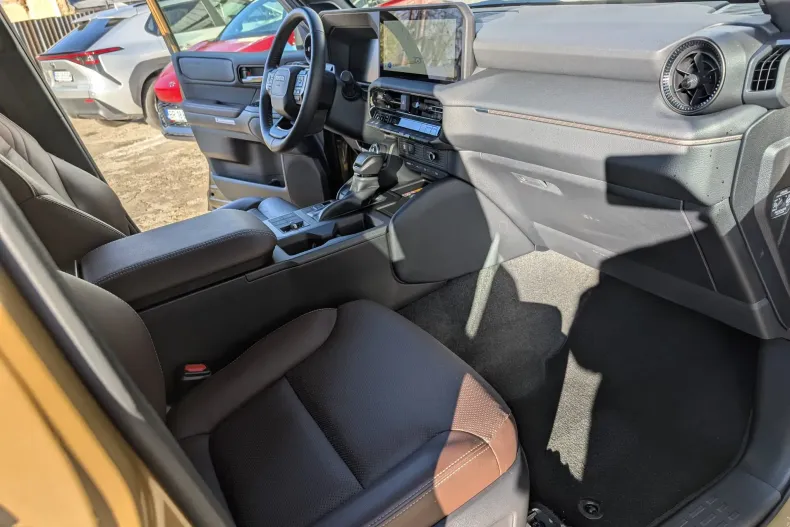 Toyota Land Cruiser din 2024 cu 9.233 km - oferta TOY153895 - foto 14