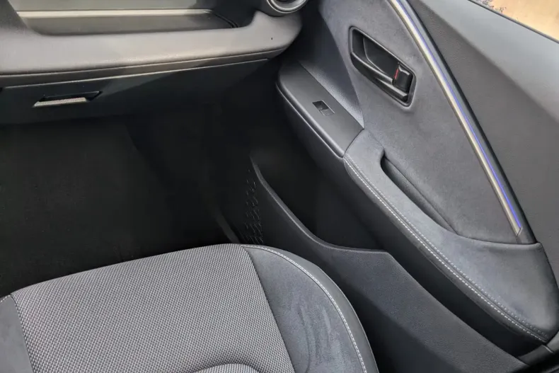 Toyota C-HR din 2024 cu 11.550 km - oferta TOY153898 - foto 17