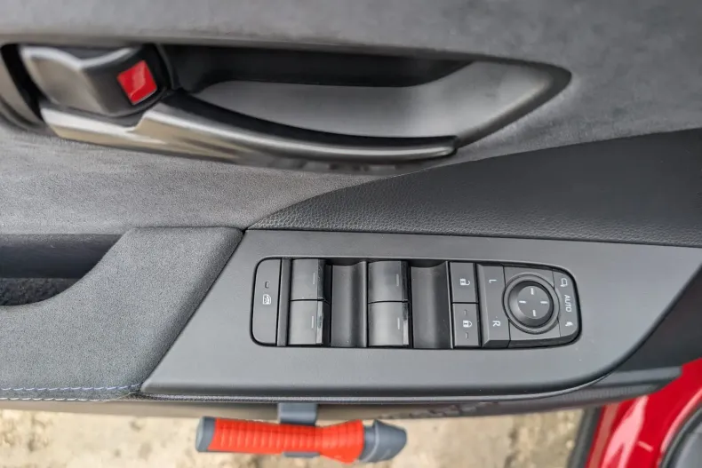 Toyota C-HR din 2024 cu 11.550 km - oferta TOY153898 - foto 23