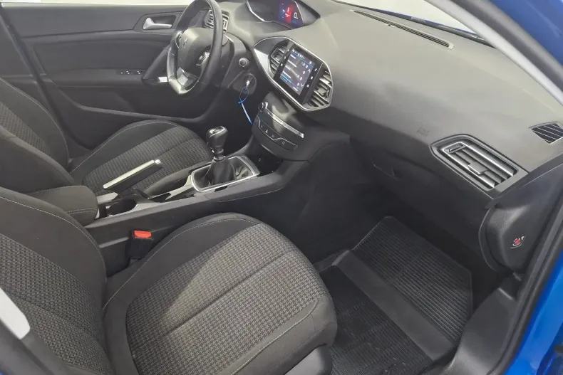 Peugeot 308 din 2020 cu 32.218 km - oferta PEU153905 - foto 22