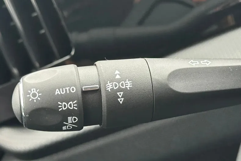 Opel Astra din 2023 cu 71.000 km - oferta OPE153907 - foto 35