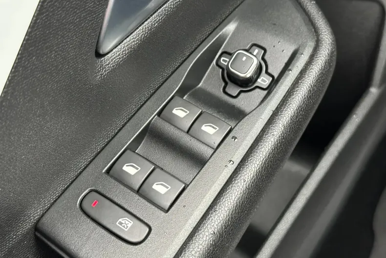 Opel Astra din 2023 cu 71.000 km - oferta OPE153907 - foto 36