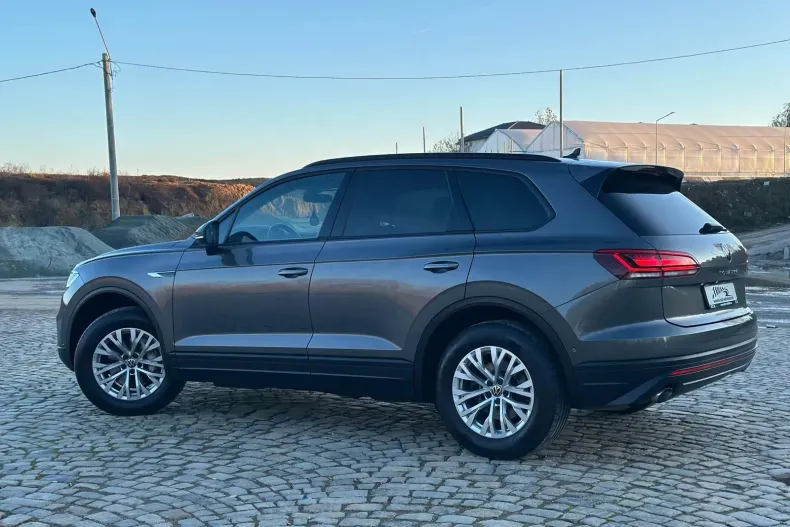Volkswagen Touareg din 2023 cu 106.000 km - oferta VOL153908 - foto 4