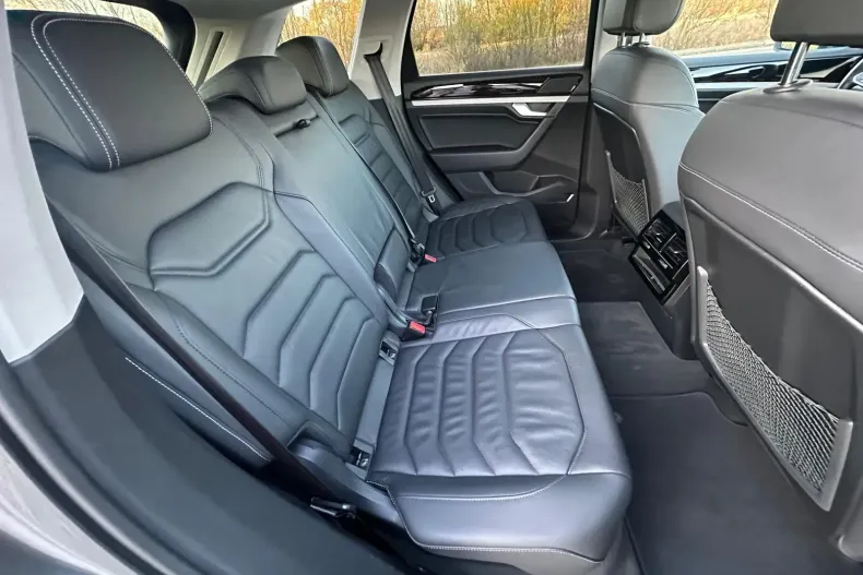 Volkswagen Touareg din 2023 cu 106.000 km - oferta VOL153908 - foto 9