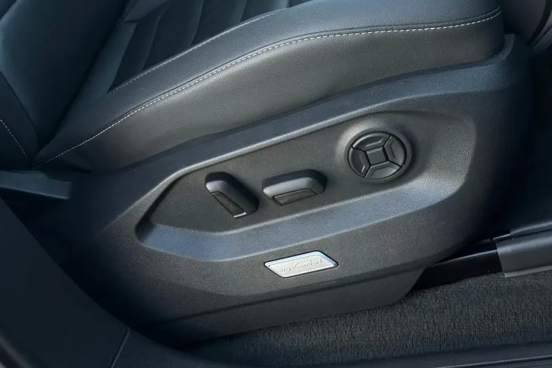 Volkswagen Touareg din 2023 cu 106.000 km - oferta VOL153908 - foto 21