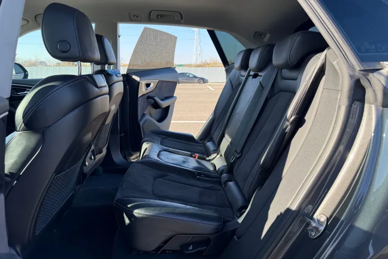 Audi Q8 din 2022 cu 179.000 km - oferta AUD153911 - foto 30