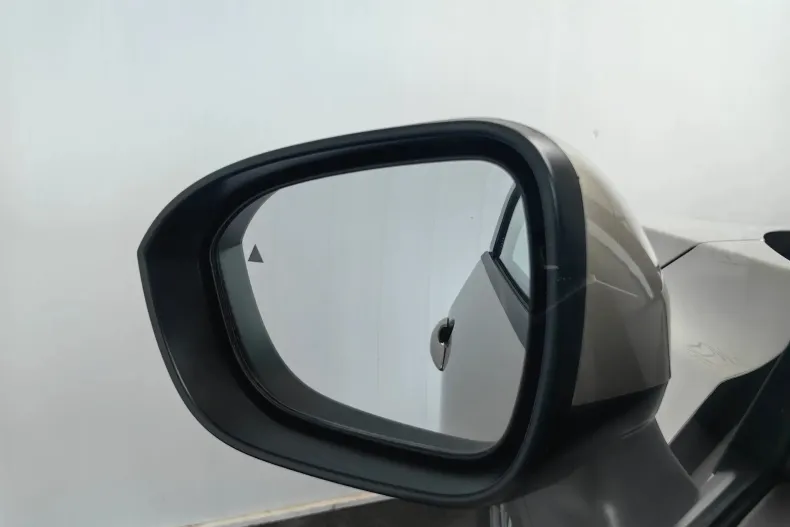 Nissan X-Trail din 2025 cu 11.300 km - oferta NIS153915 - foto 16