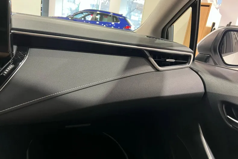 Toyota Corolla din 2025 cu 0 km - oferta TOY153921 - foto 7