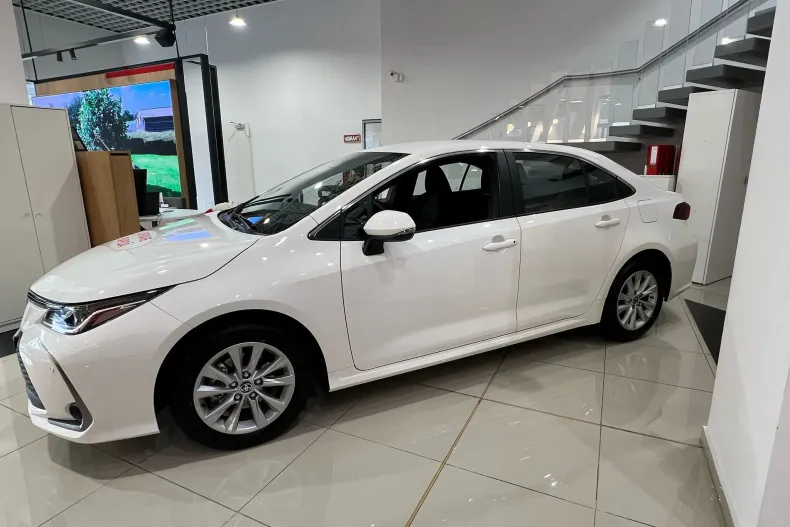 Toyota Corolla din 2025 cu 0 km - oferta TOY153921 - foto 15