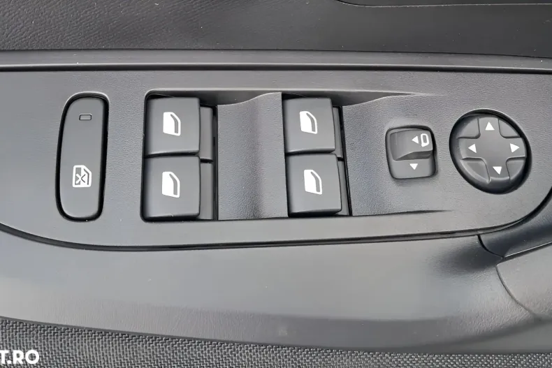 Peugeot 2008 din 2024 cu 500 km - oferta PEU153926 - foto 12