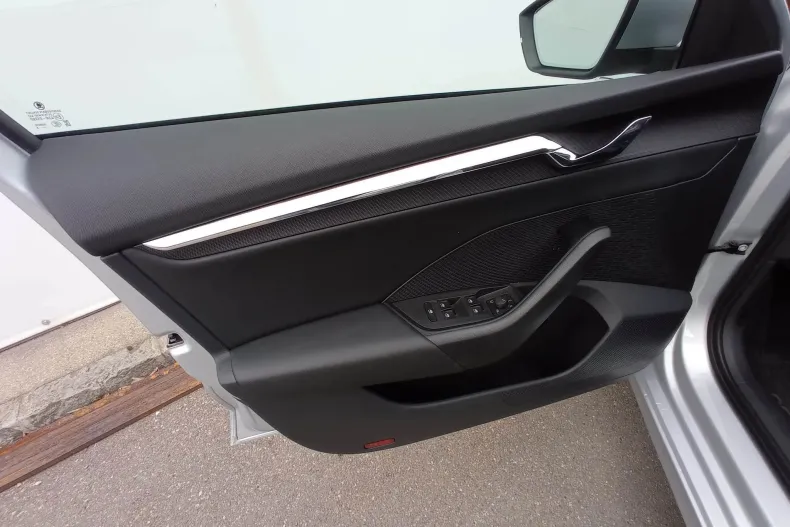 Skoda Octavia din 2023 cu 50.855 km - oferta SKO153932 - foto 16