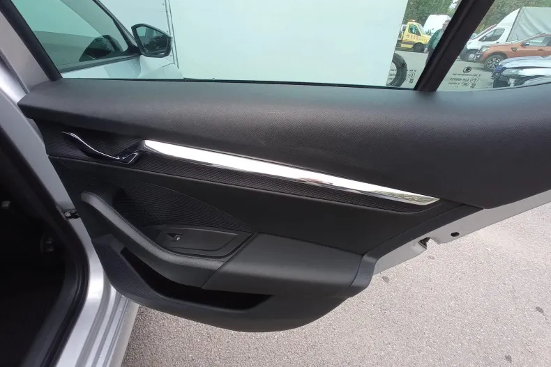 Skoda Octavia din 2023 cu 50.855 km - oferta SKO153932 - foto 25