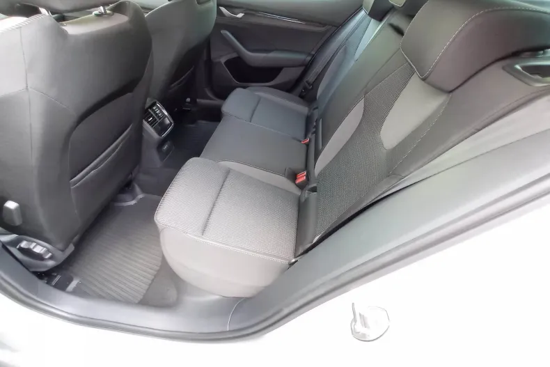 Skoda Octavia din 2024 cu 6.494 km - oferta SKO153933 - foto 19