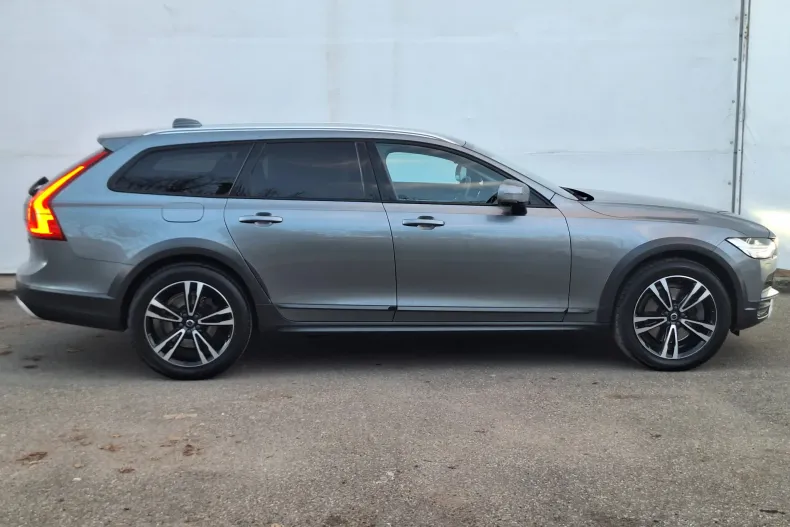 Volvo V90 din 2020 cu 119.750 km - oferta VOL153934 - foto 10
