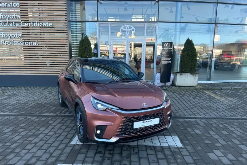 Lexus LBX din 2024 cu 13.350 km - oferta LEX153957 - foto 1