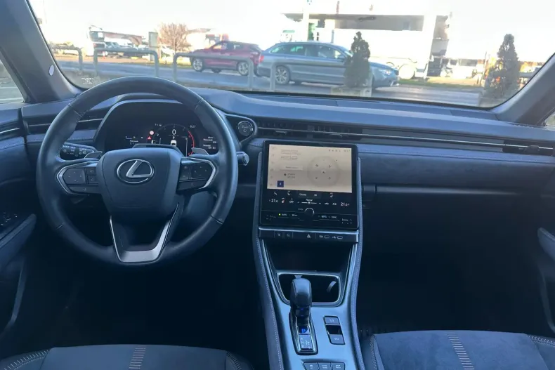 Lexus LBX din 2024 cu 13.350 km - oferta LEX153957 - foto 5