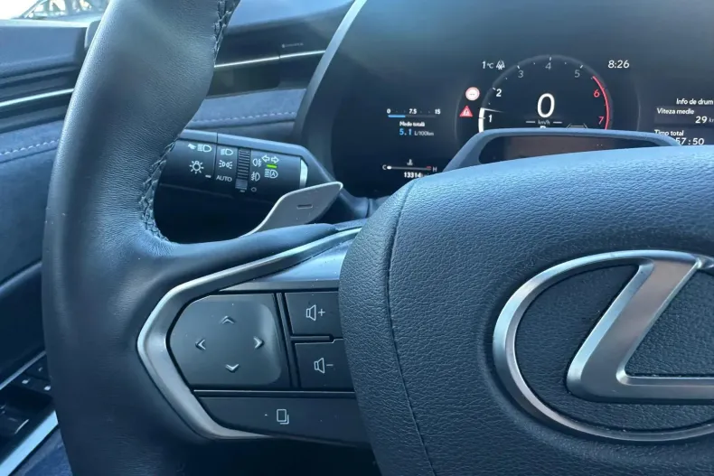 Lexus LBX din 2024 cu 13.350 km - oferta LEX153957 - foto 8