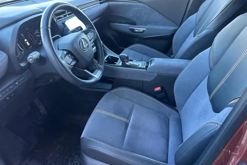 Lexus LBX din 2024 cu 13.350 km - oferta LEX153957 - foto 13