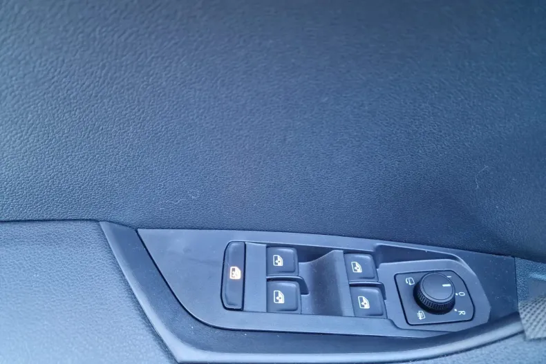 Skoda Karoq din 2025 cu 6.650 km - oferta SKO153959 - foto 9