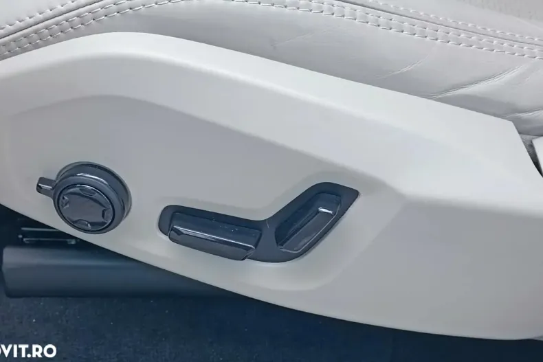 Volvo XC90 din 2024 cu 16.866 km - oferta VOL153962 - foto 12