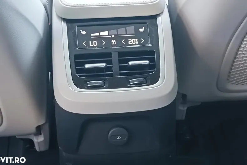 Volvo XC90 din 2024 cu 16.866 km - oferta VOL153962 - foto 34