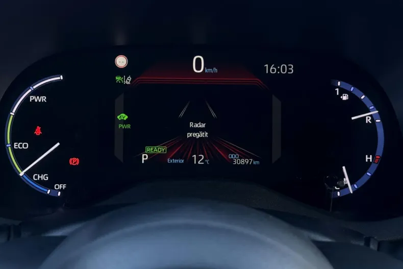 Toyota Yaris Cross din 2022 cu 30.897 km - oferta TOY153967 - foto 20