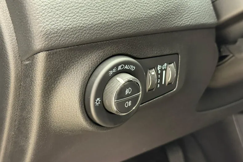 Jeep Compass din 2021 cu 159.570 km - oferta JEE153969 - foto 17