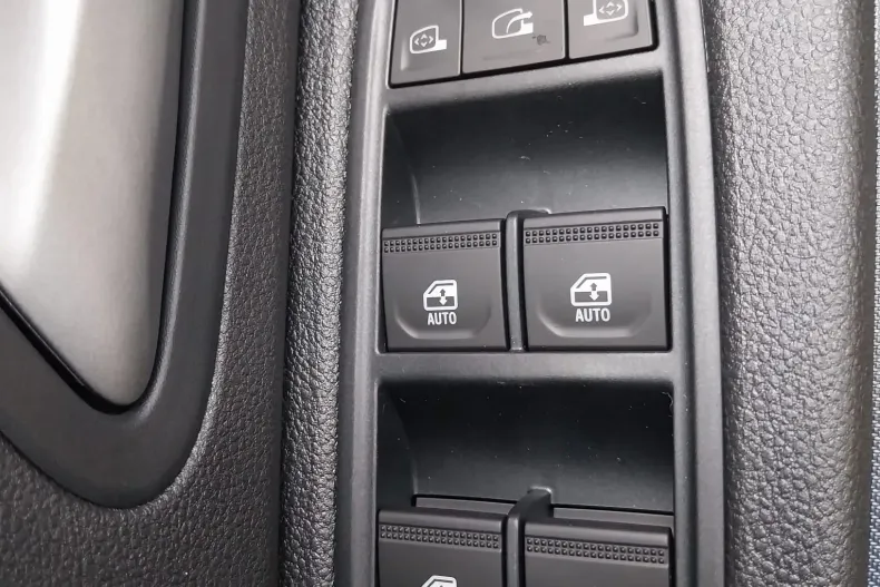 Dacia Duster din 2025 cu 4 km - oferta DAC153994 - foto 8