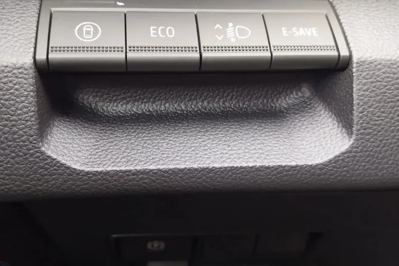 Dacia Duster din 2025 cu 4 km - oferta DAC153994 - foto 10