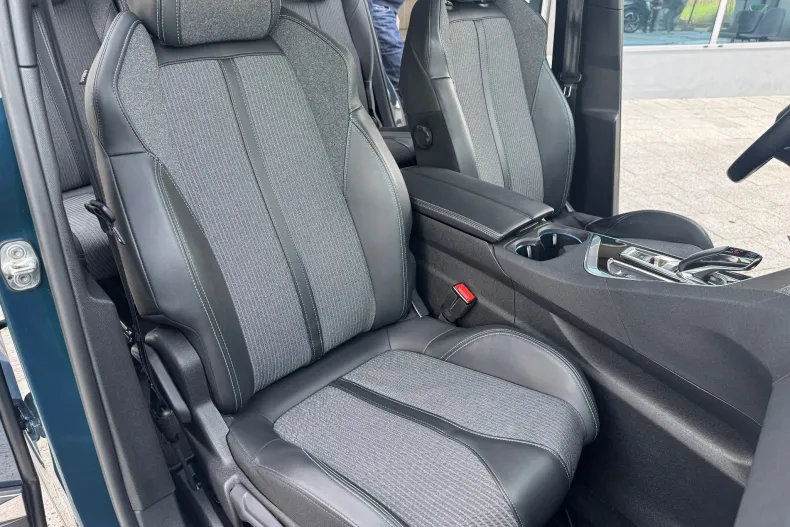 Peugeot 5008 din 2022 cu 150.000 km - oferta PEU153998 - foto 18