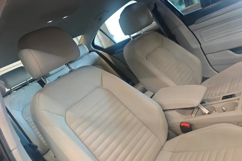 Volkswagen Passat din 2021 cu 72.690 km - oferta VOL154002 - foto 13