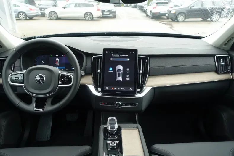 Volvo XC90 din 2025 cu 22.800 km - oferta VOL154025 - foto 11