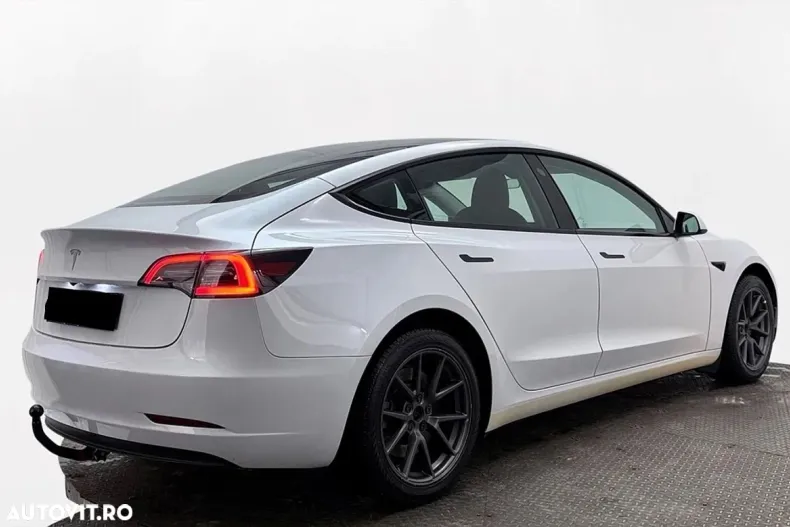 Tesla Model 3 din 2023 cu 34.265 km - oferta TES154027 - foto 7