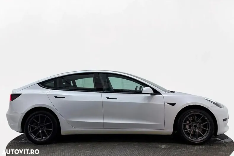 Tesla Model 3 din 2023 cu 34.265 km - oferta TES154027 - foto 8
