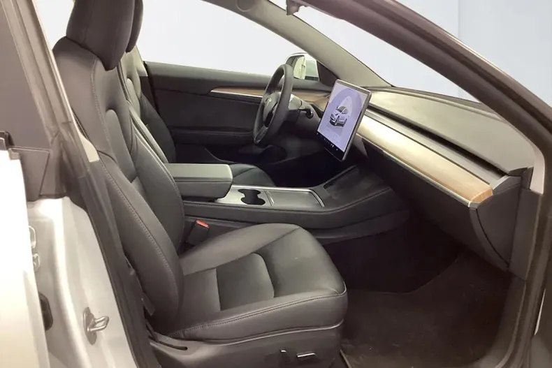 Tesla Model 3 din 2023 cu 34.265 km - oferta TES154027 - foto 22