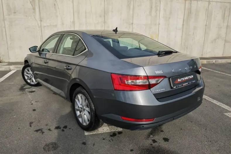 Skoda Superb din 2023 cu 77.261 km - oferta SKO154044 - foto 5