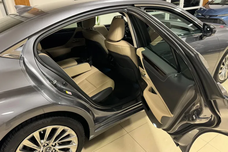 Lexus Seria ES din 2019 cu 129.500 km - oferta LEX154045 - foto 7