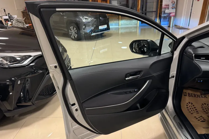 Toyota Corolla din 2021 cu 142.000 km - oferta TOY154046 - foto 29