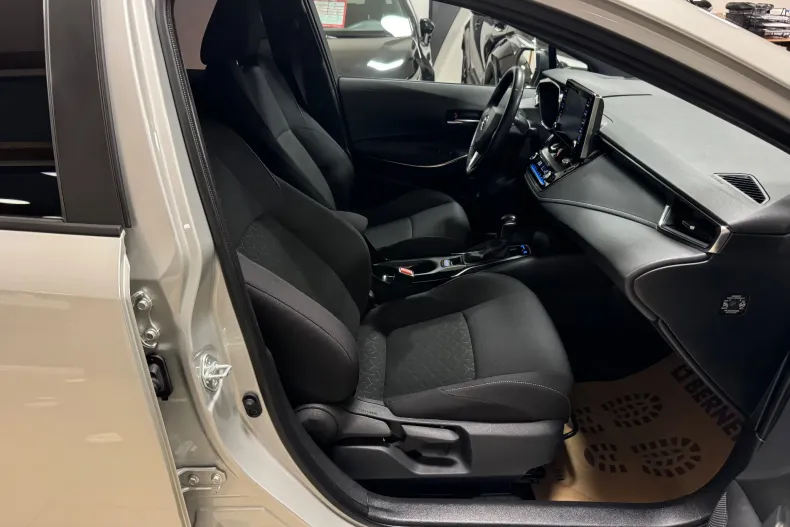 Toyota Corolla din 2021 cu 142.000 km - oferta TOY154046 - foto 38