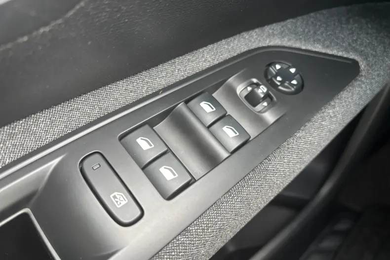 Peugeot 5008 din 2020 cu 77.600 km - oferta PEU154047 - foto 19