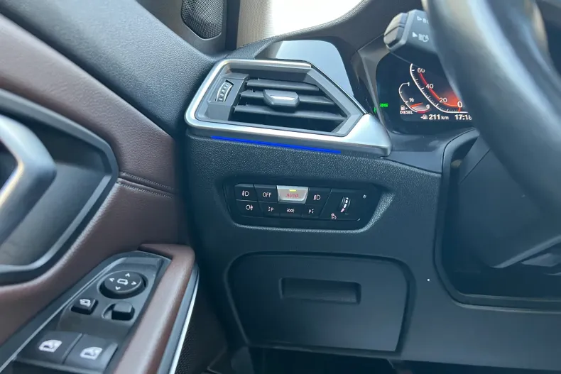 BMW Seria 3 din 2021 cu 162.000 km - oferta BMW154065 - foto 12