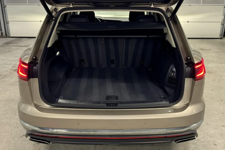 Volkswagen Touareg din 2019 cu 119.000 km - oferta VOL154076 - foto 26