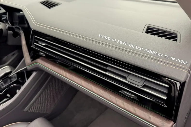 Volkswagen Touareg din 2019 cu 119.000 km - oferta VOL154076 - foto 32