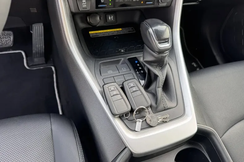 Toyota RAV4 din 2020 cu 140.950 km - oferta TOY154077 - foto 16