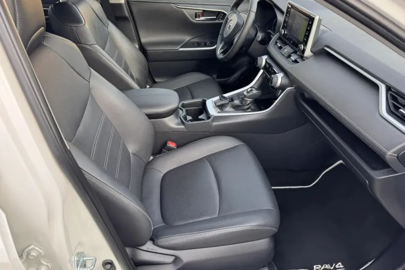 Toyota RAV4 din 2020 cu 140.950 km - oferta TOY154077 - foto 28